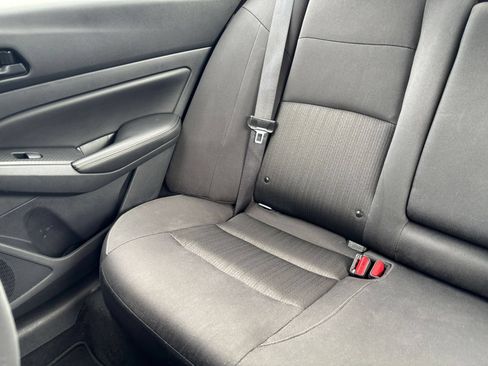 Used 2025 Nissan Altima 2.5 SV FWD image 39