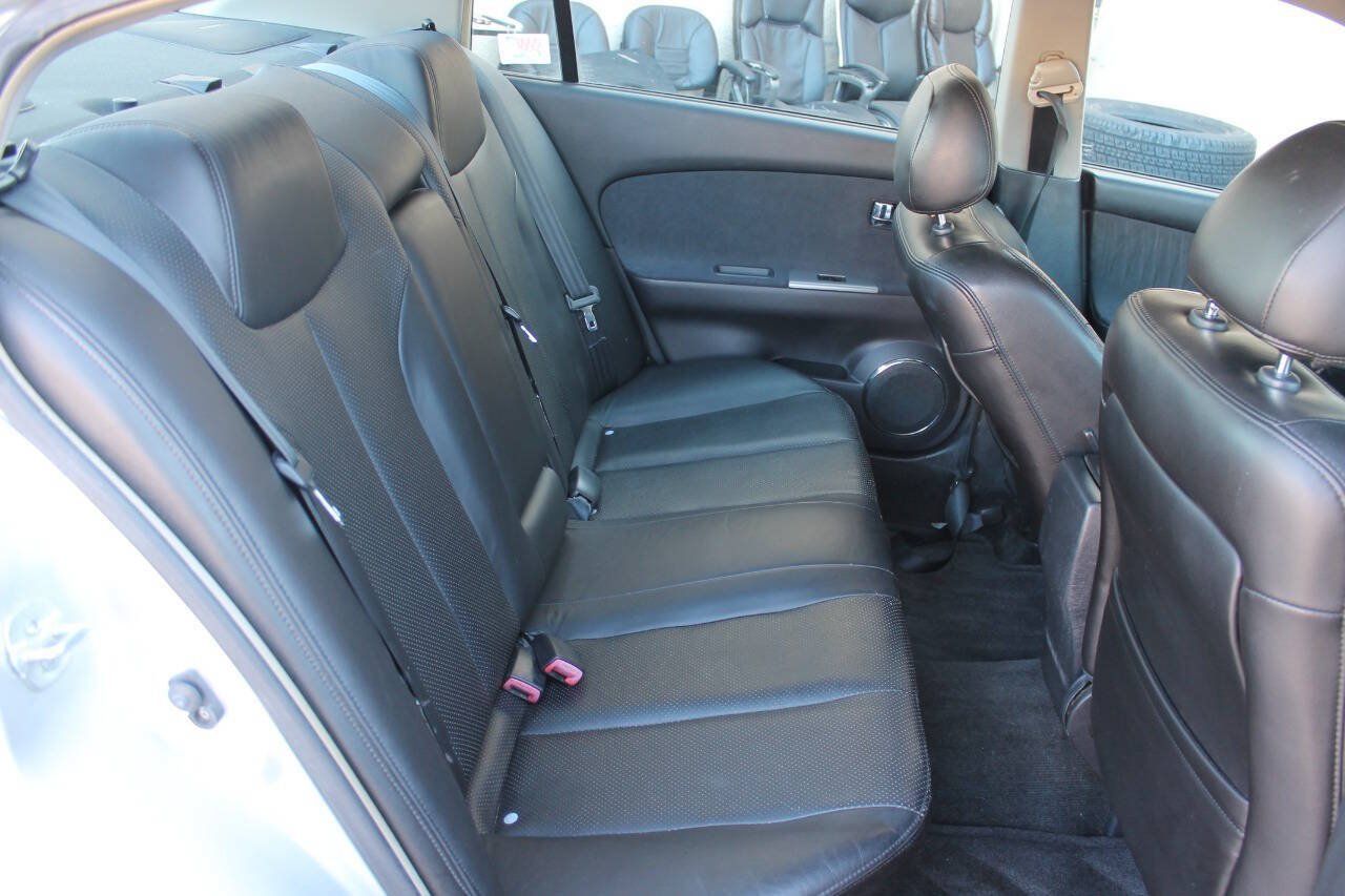 Used 2005 Nissan Altima 3.5 SE w/ (X02) Navigation Pkg FWD image 17