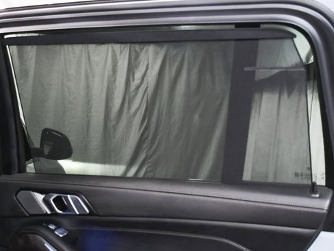 Used 2023 BMW X7 xDrive40i w/ M Sport Package image 15