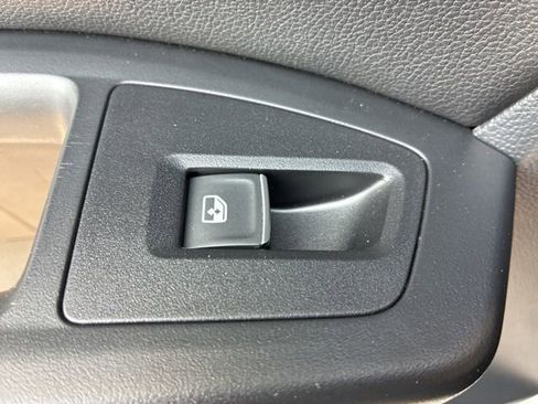 Used 2019 Volkswagen Atlas SE w/ Towing Package image 18