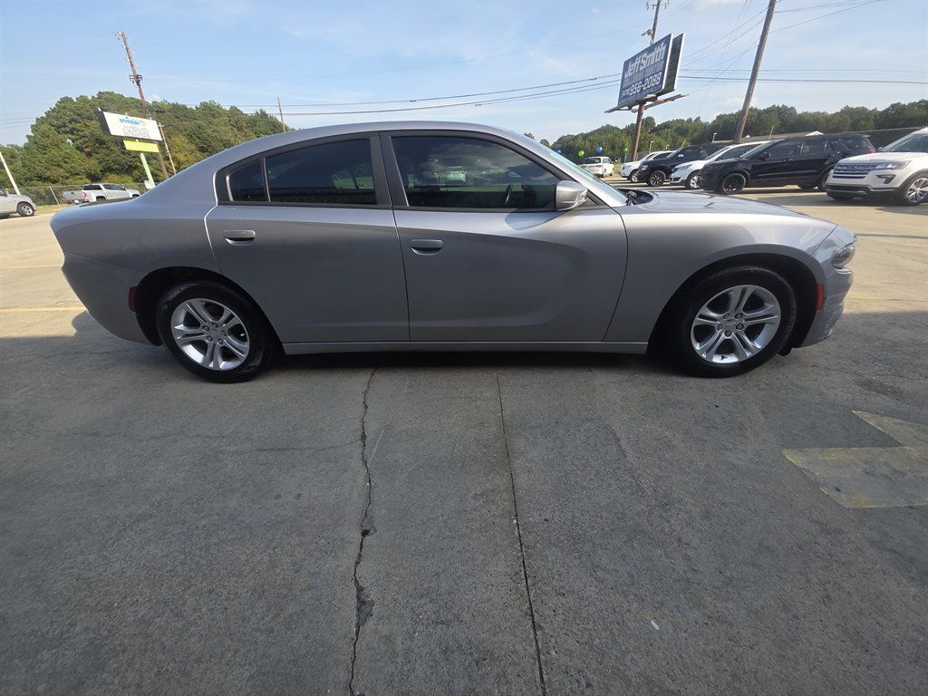 Used 2015 Dodge Charger SE RWD image 1
