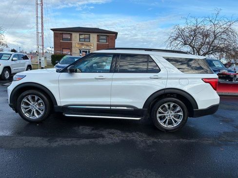 Used 2022 Ford Explorer XLT w/ Equipment Group 202A AWD/4WD image 1