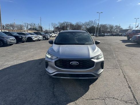 Used 2023 Ford Escape ST-Line image 2
