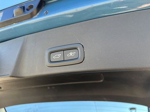 Certified 2025 Volvo XC40 B5 Plus image 35