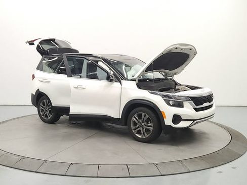 Used 2022 Kia Seltos S FWD image 17