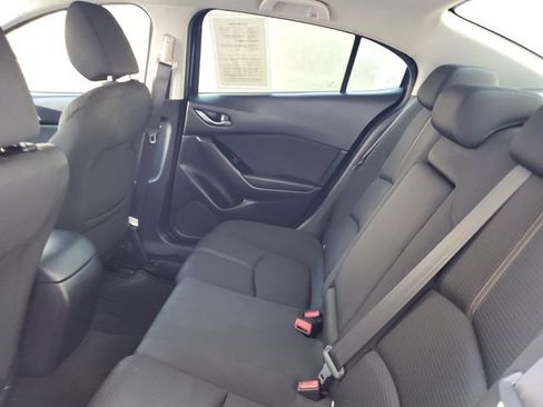 Used 2018 MAZDA MAZDA3 Sport w/ Preferred Equipment Package image 11