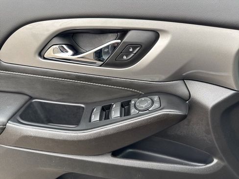 Used 2023 Chevrolet Traverse LT w/ LT Premium Package image 20