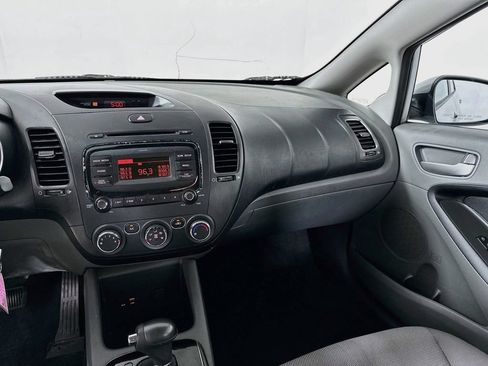 Used 2017 Kia Forte LX FWD image 19