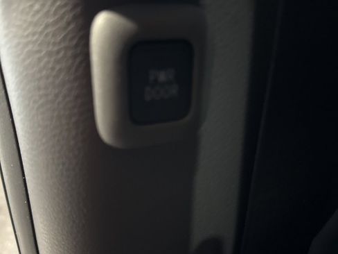 Used 2021 Toyota Sienna XSE image 29