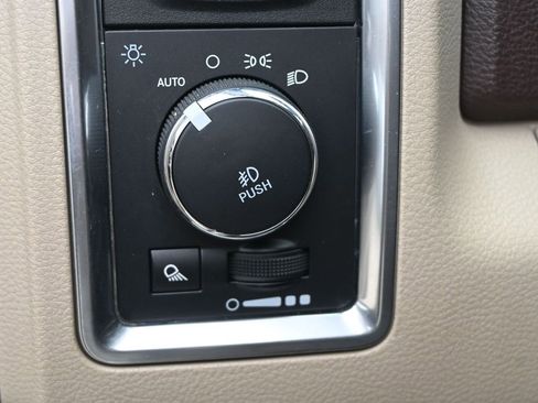 Used 2018 RAM 2500 SLT w/ Luxury Group image 6