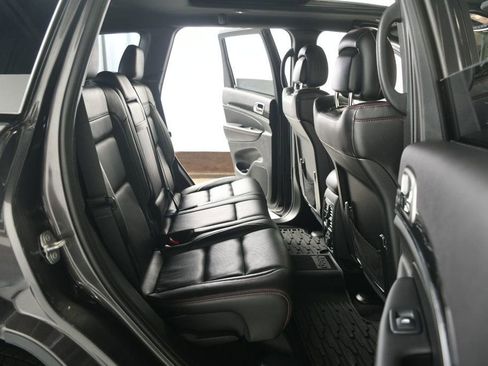 Used 2018 Jeep Grand Cherokee Trailhawk w/ Trailhawk Luxury Group image 36