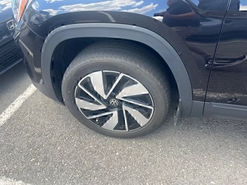 Used 2024 Volkswagen Atlas SE FWD image 11