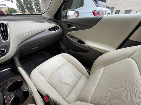 Used 2024 Chevrolet Malibu LT image 35