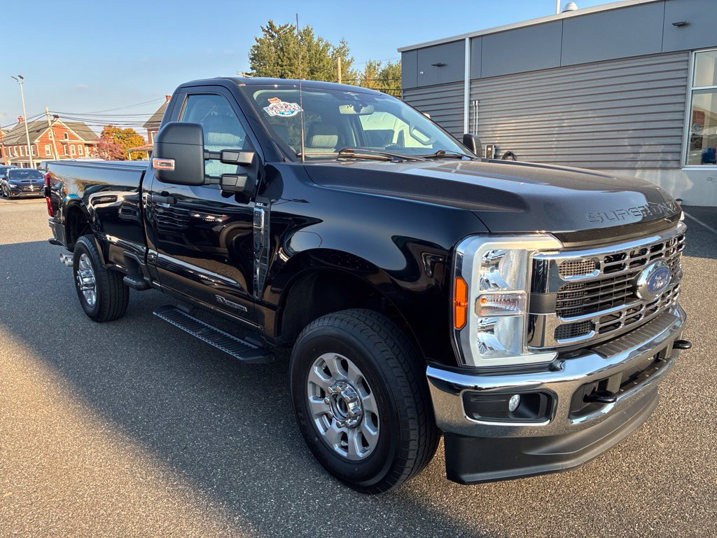 Used 2023 Ford F350 XLT w/ 360-Degree Camera Package AWD/4WD image 3