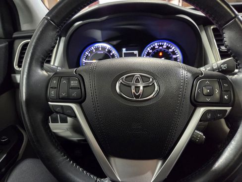 Used 2018 Toyota Highlander XLE image 7