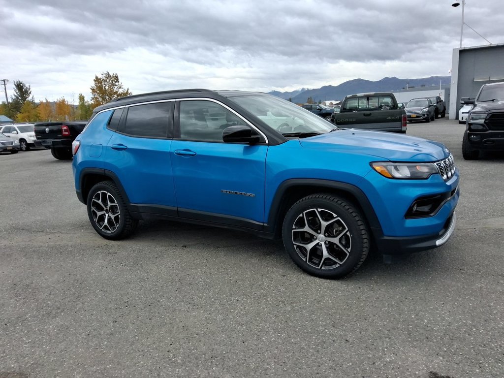 Used 2024 Jeep Compass Limited AWD/4WD image 2