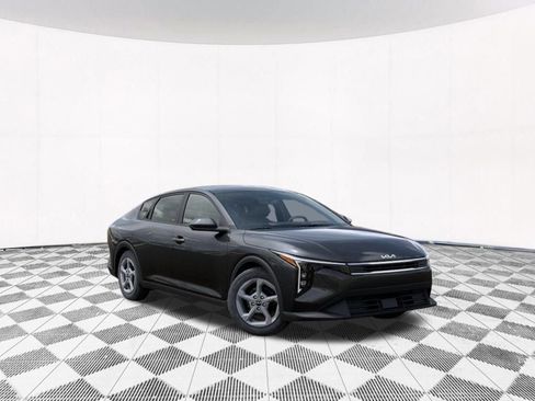 Used 2025 Kia K4 LXS image 9