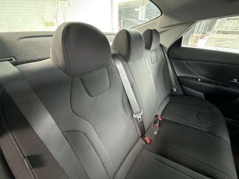 Used 2026 Hyundai Elantra SE FWD image 26