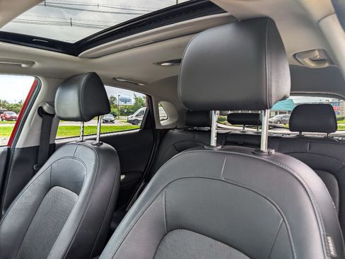 Used 2021 Hyundai Kona Limited FWD image 15
