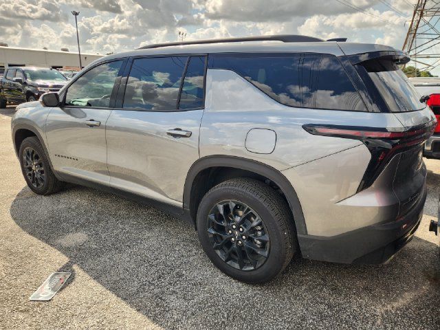 Used 2026 Chevrolet Traverse LT w/ Midnight/Sport Edition FWD image 4