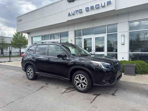 Used 2022 Subaru Forester Premium AWD/4WD image 1