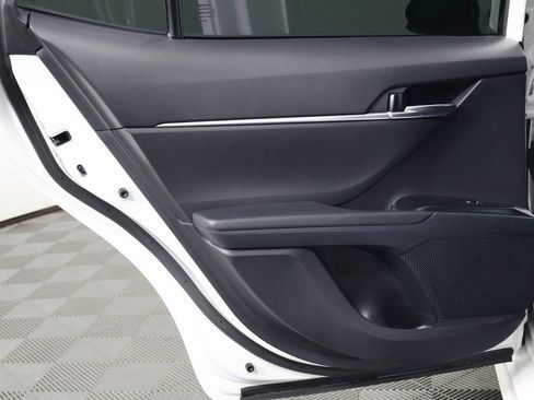 Used 2020 Toyota Camry SE image 13