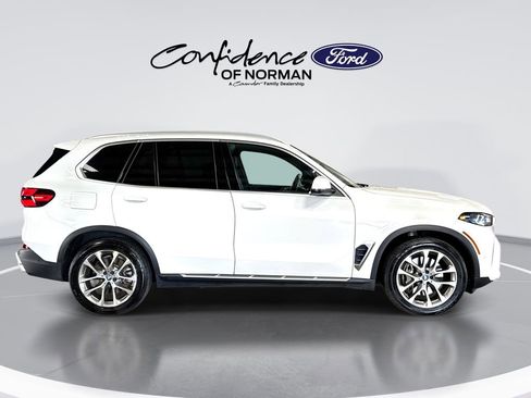 Used 2025 BMW X5 xDrive50e image 10