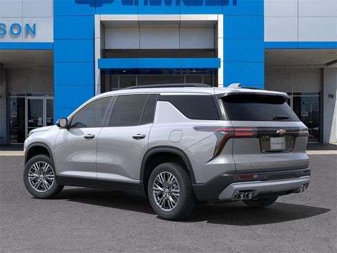 New 2025 Chevrolet Traverse LT w/ Enhanced Driving Package image 3