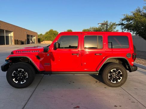 Used 2024 Jeep Wrangler Unlimited Rubicon 4xe AWD/4WD image 48