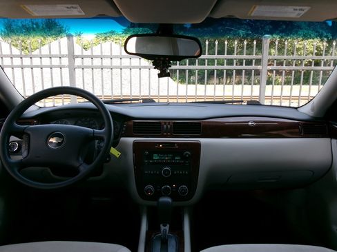 Used 2008 Chevrolet Impala LS FWD image 31