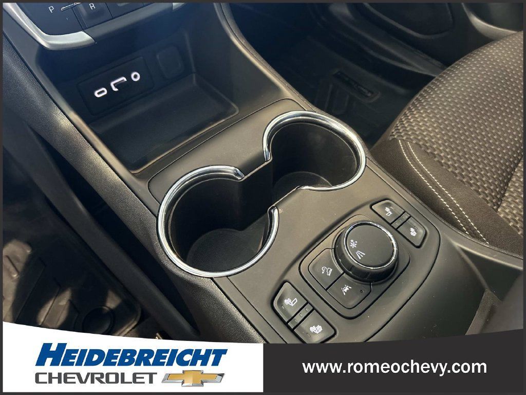 Used 2024 GMC Terrain SLE w/ Driver Convenience Package FWD image 24