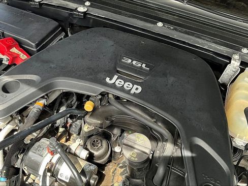 Used 2021 Jeep Wrangler Unlimited Rubicon AWD/4WD image 28