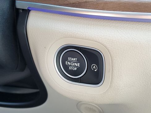 Used 2022 Mercedes-Benz GLS 450 4MATIC image 14