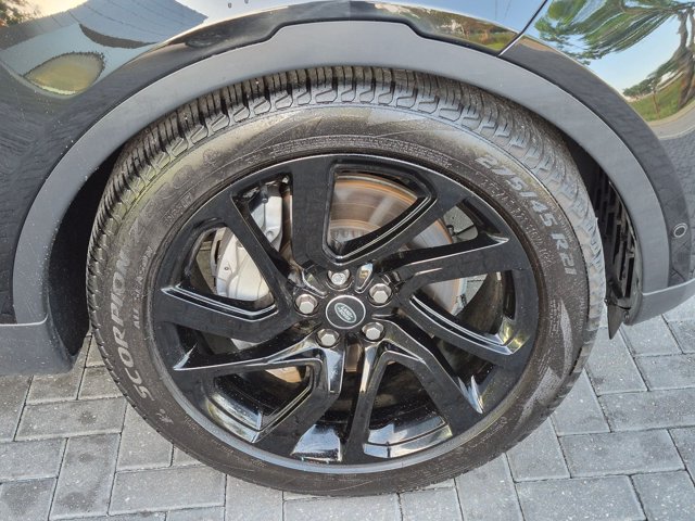 Certified 2025 Land Rover Discovery S AWD/4WD image 25