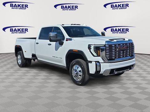 New 2026 GMC Sierra 3500 Denali w/ Denali Reserve Package AWD/4WD image 3