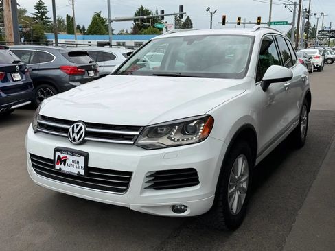 Used 2013 Volkswagen Touareg Sport AWD/4WD image 9
