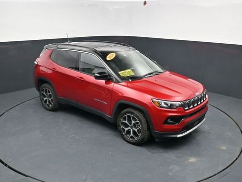 Used 2025 Jeep Compass Limited AWD/4WD image 41