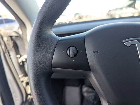 Used 2023 Tesla Model 3 Standard Range image 18