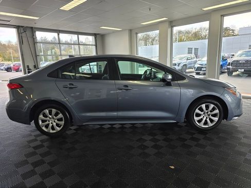 Used 2024 Toyota Corolla LE image 2