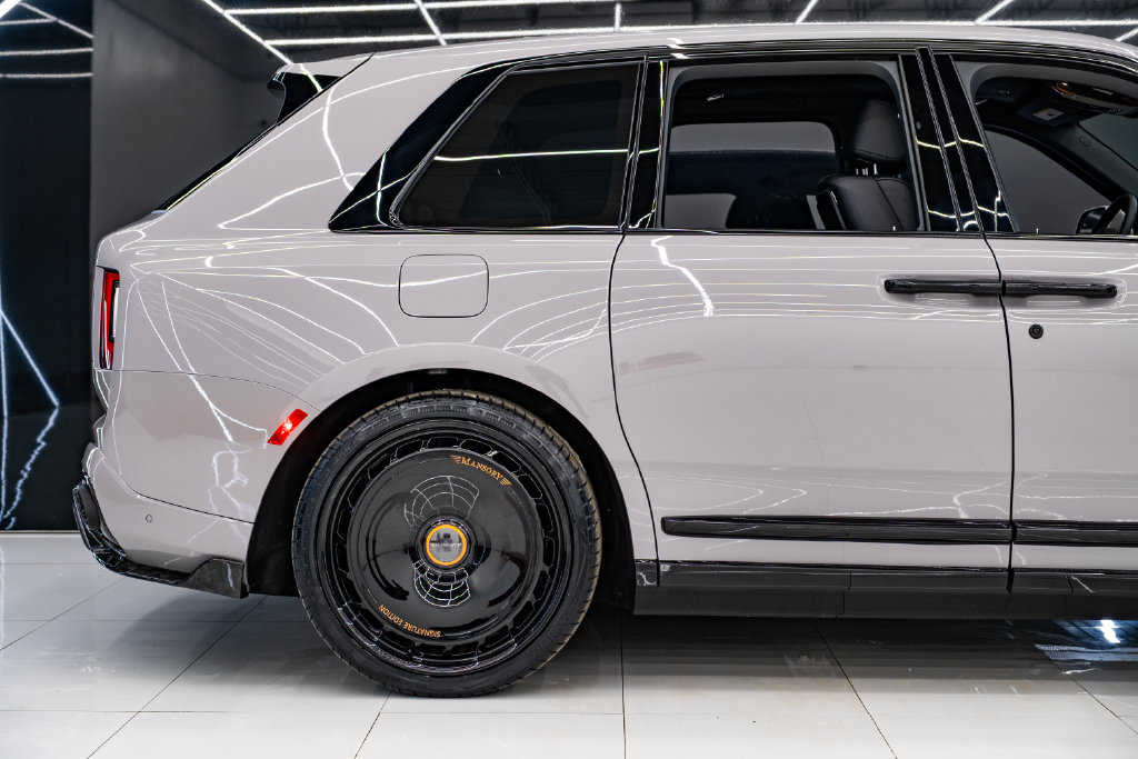 Used 2026 Rolls-Royce Cullinan AWD/4WD image 10