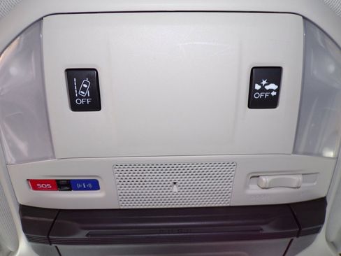 Used 2019 Subaru Ascent Premium image 25