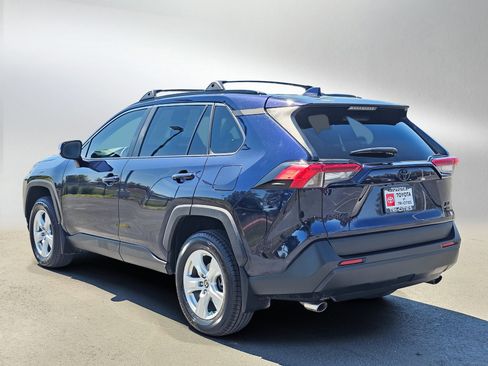 Used 2021 Toyota RAV4 XLE w/ Convenience Package AWD/4WD image 3