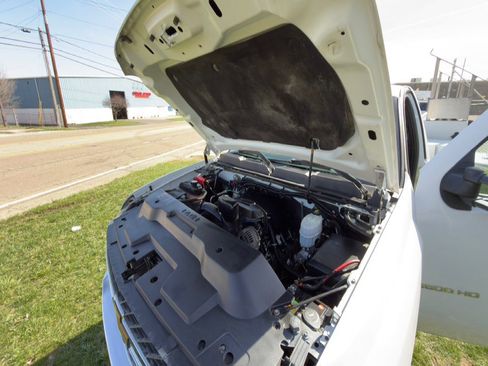 Used 2012 Chevrolet Silverado 3500 W/T image 32