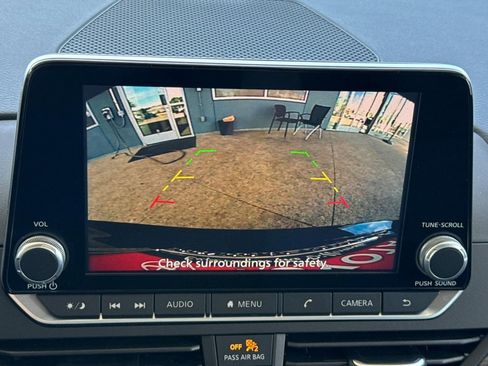 Used 2025 Nissan Altima 2.5 SV image 17