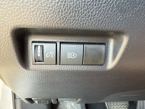 Used 2021 Toyota RAV4 XLE image 29