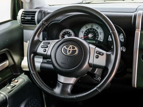 Used 2011 Toyota FJ Cruiser 4WD w/ Trail Teams Special Edition image 17