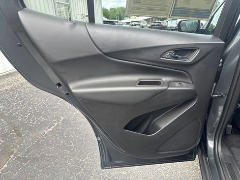 Used 2020 Chevrolet Equinox LT AWD/4WD image 16
