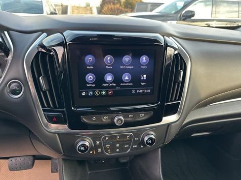 Used 2020 Chevrolet Traverse LT image 15