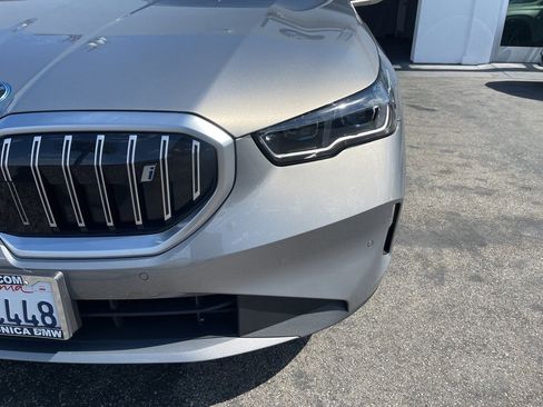 Used 2024 BMW i5 eDrive40i w/ Premium Package image 9