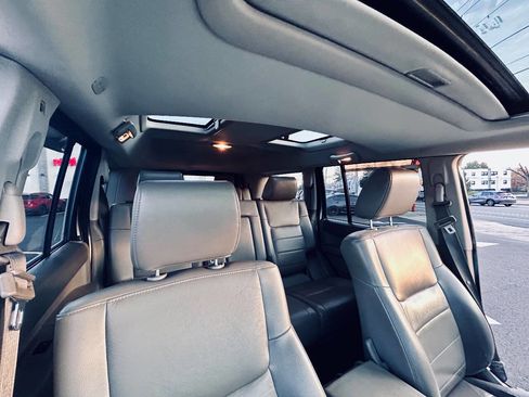 Used 2007 Jeep Commander Sport image 29